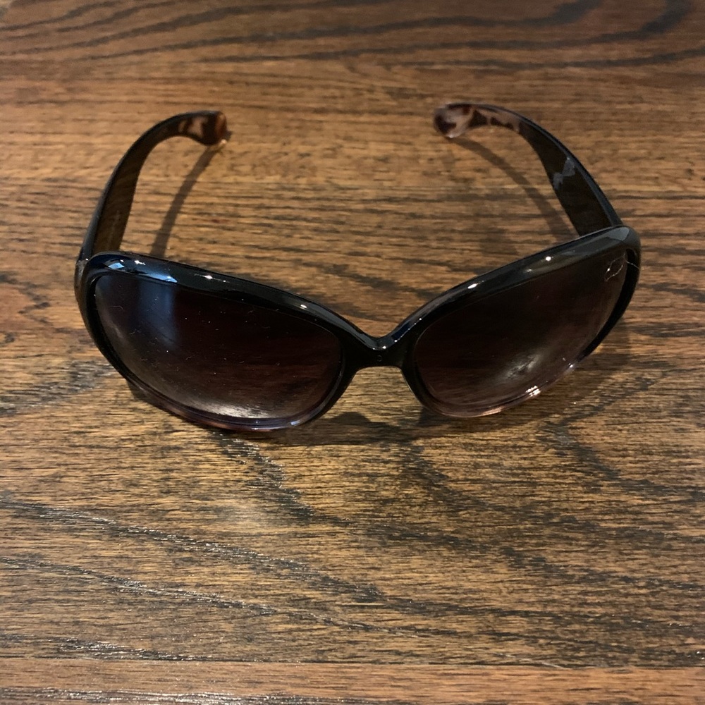 Sunglasses women’s